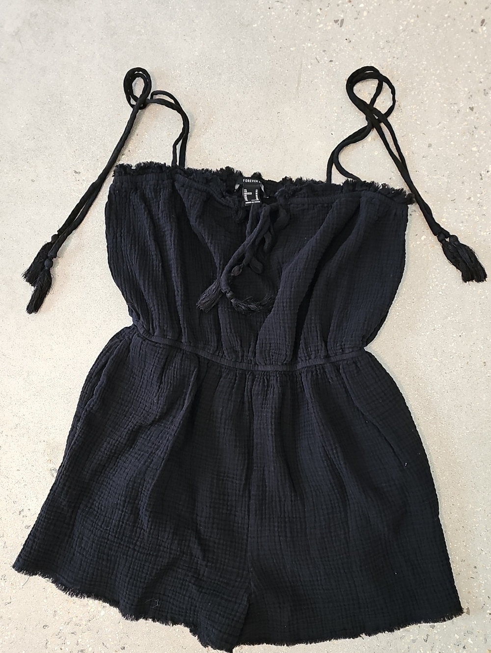 Forever 21 Black Textured Gauze Romper Size M